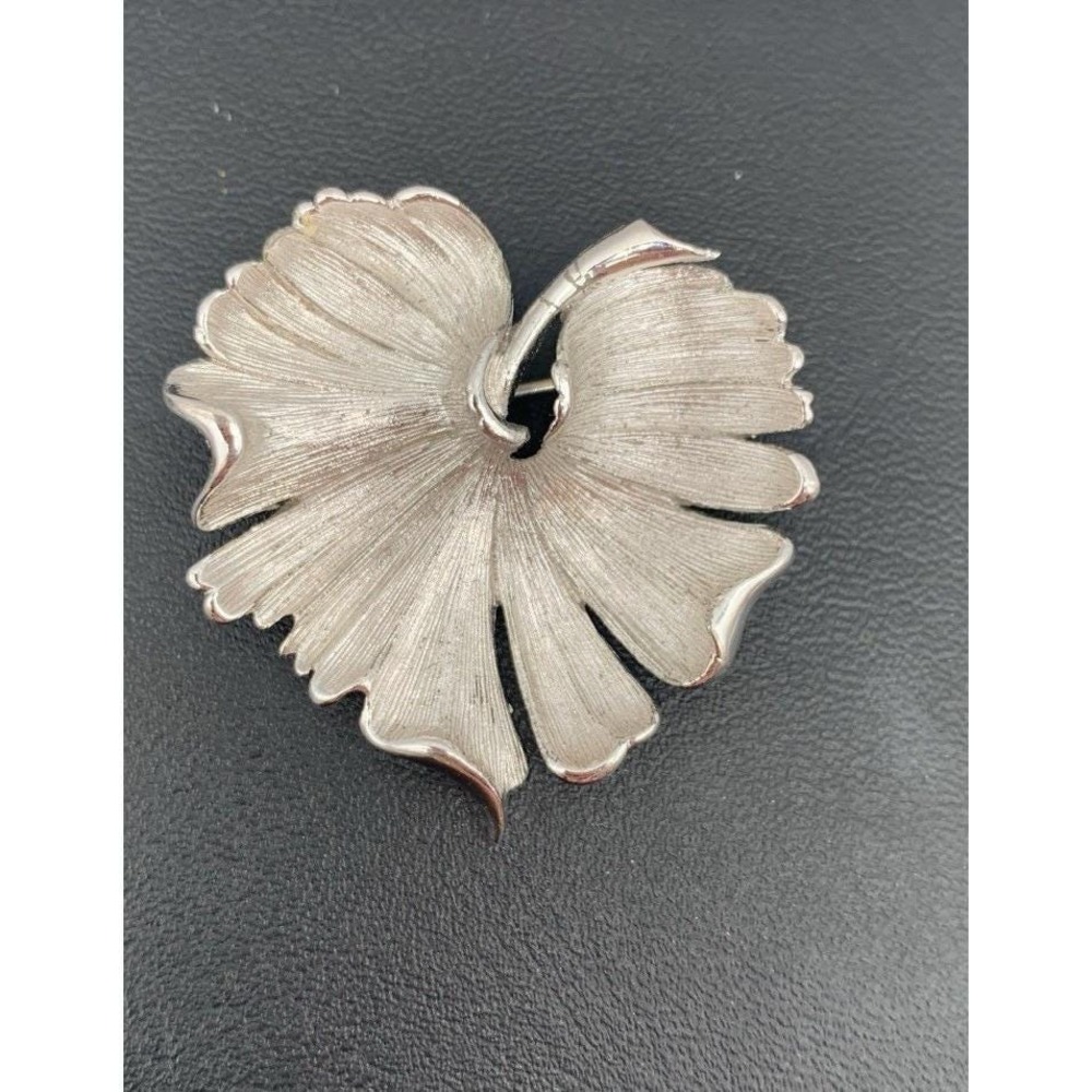 Vintage Monet Textured Silver Tone Leaf Brooch / Pin Vintage 1.5" Signed